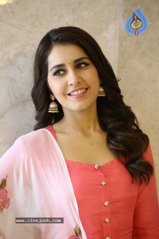 Raashi Khanna Latest Photos - 33 / 38 photos