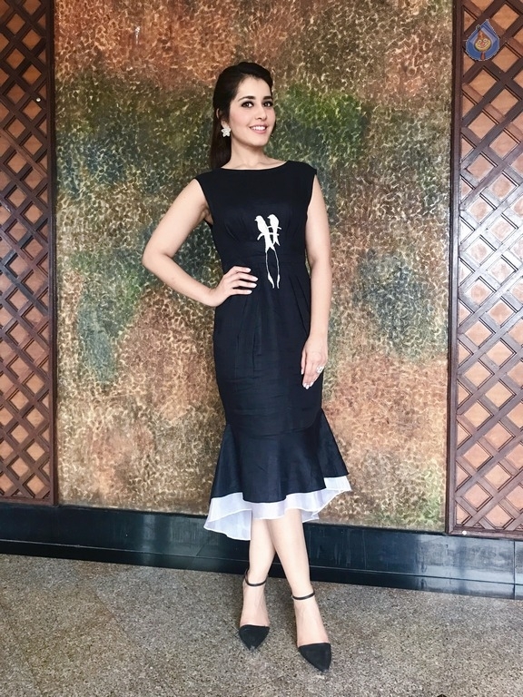 Raashi Khanna Latest Photos - 1 / 17 photos
