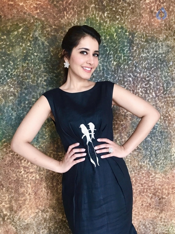 Raashi Khanna Latest Photos - 6 / 17 photos