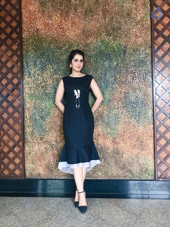 Raashi Khanna Latest Photos - 9 / 17 photos