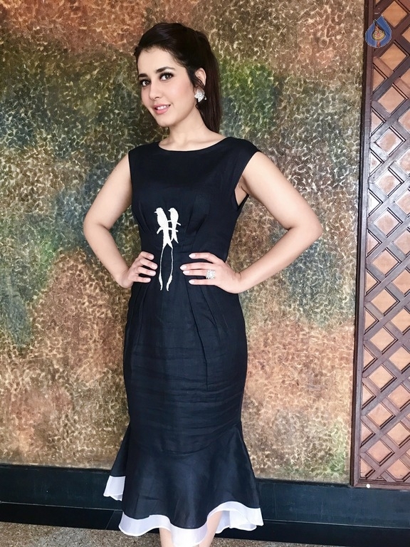 Raashi Khanna Latest Photos - 12 / 17 photos
