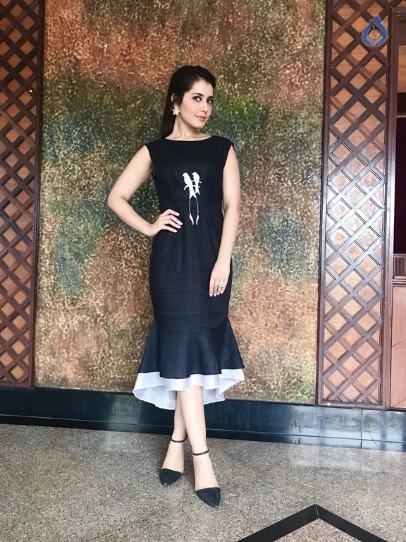 Raashi Khanna Latest Photos - 14 / 17 photos