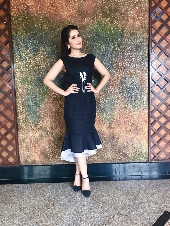 Raashi Khanna Latest Photos - 15 / 17 photos