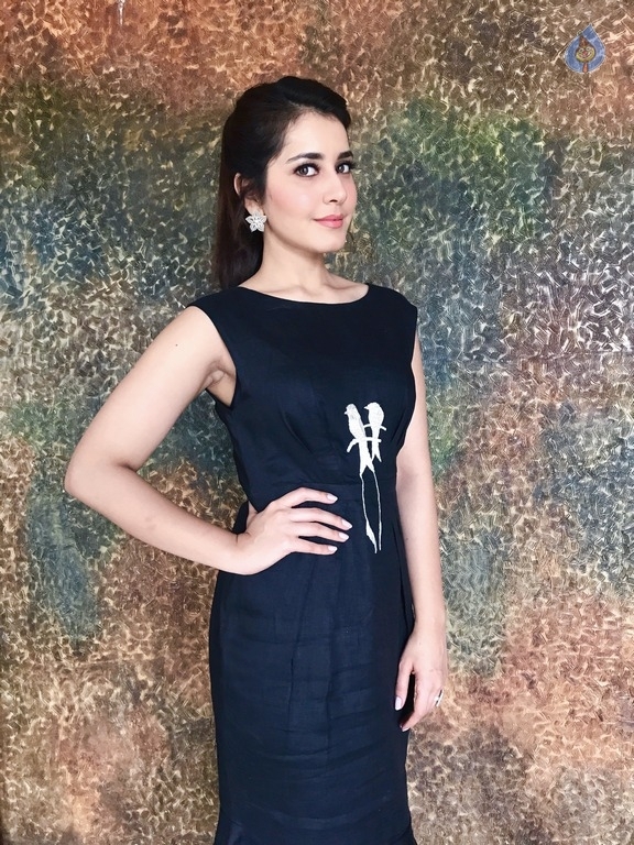 Raashi Khanna Latest Photos - 17 / 17 photos