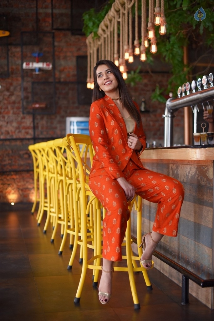 Raashi Khanna Latest Photos - 8 / 8 photos