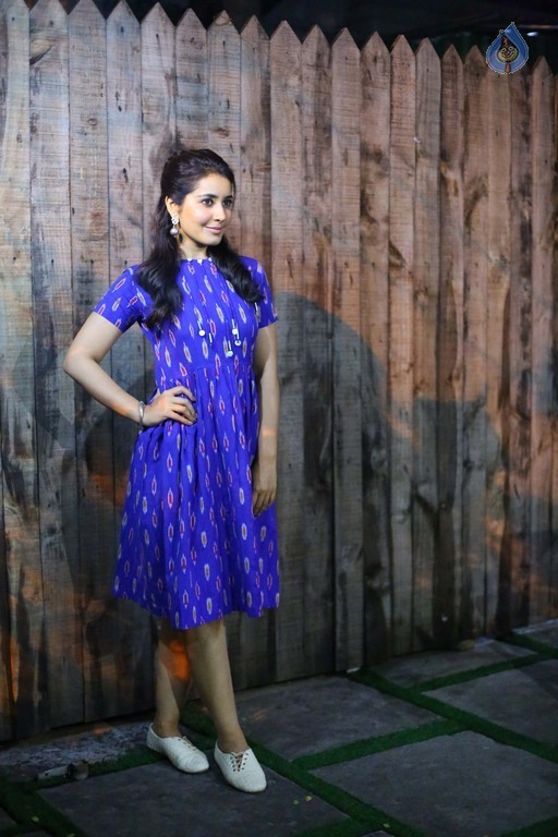 Raashi Khanna Latest Photos - 11 / 36 photos