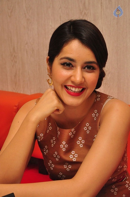 Raashi Khanna Latest Pics - 27 / 31 photos