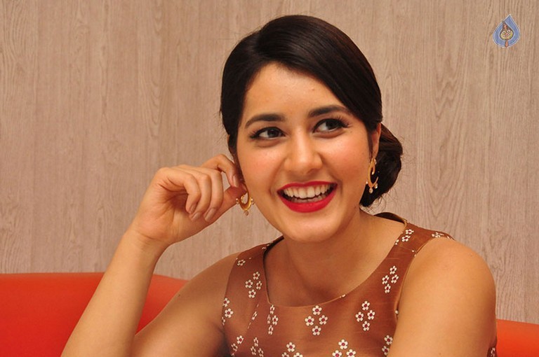 Raashi Khanna Latest Pics - 30 / 31 photos