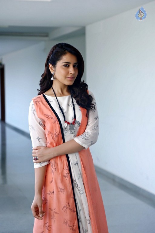 Raashi Khanna Latest Pictures - 21 / 28 photos