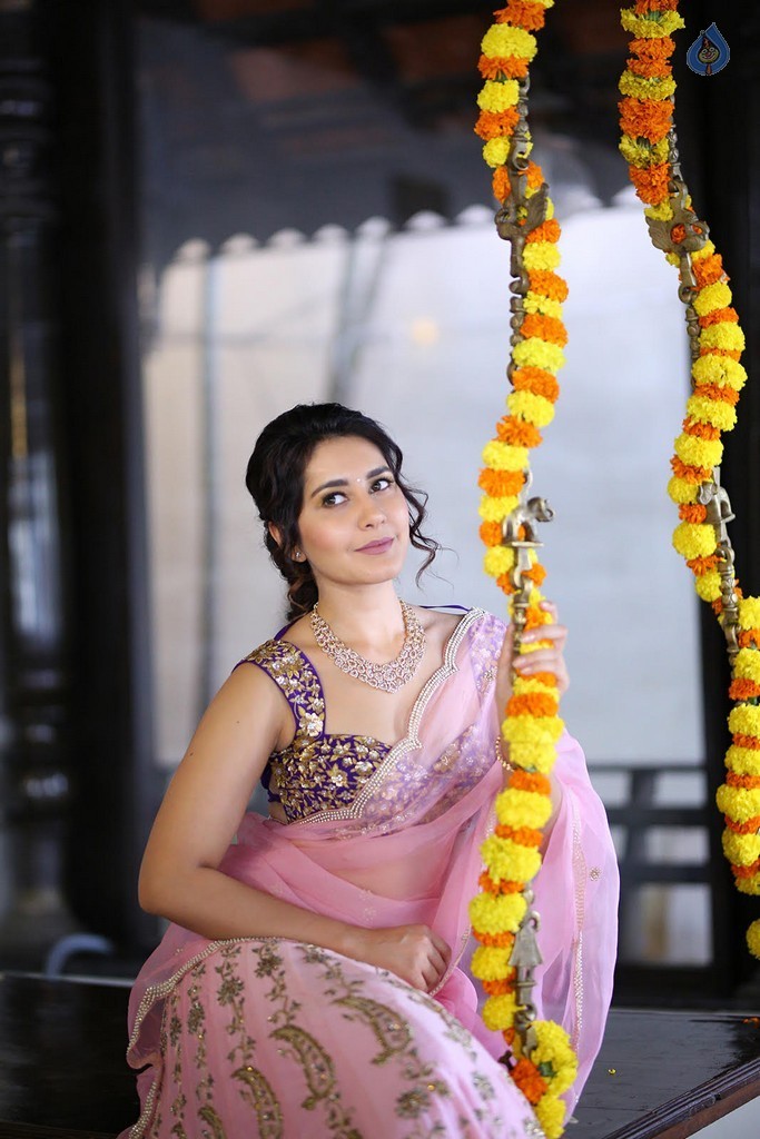 Raashi Khanna Latest Pictures - 5 / 25 photos