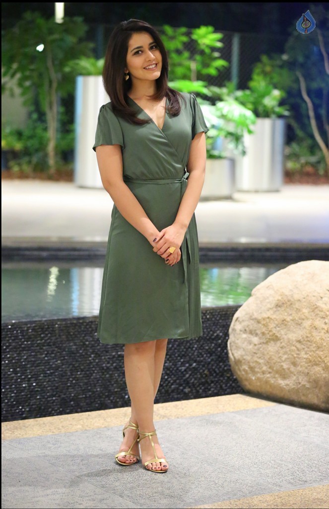 Raashi Khanna Latest Pictures - 11 / 25 photos