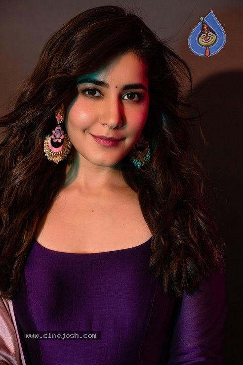 Raashi khanna Latest Stills - 1 / 6 photos