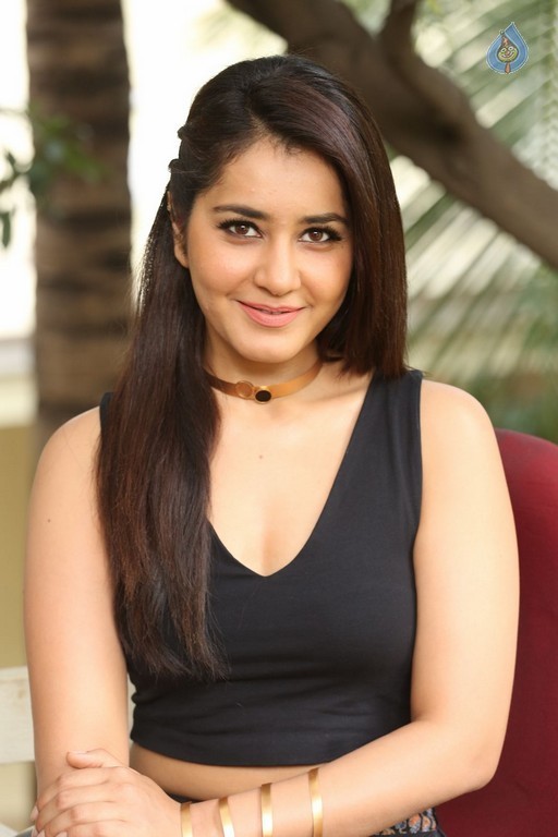 Raashi Khanna Photos - 5 / 61 photos
