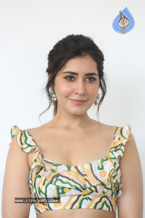 Raashi Khanna Photos - 37 / 42 photos