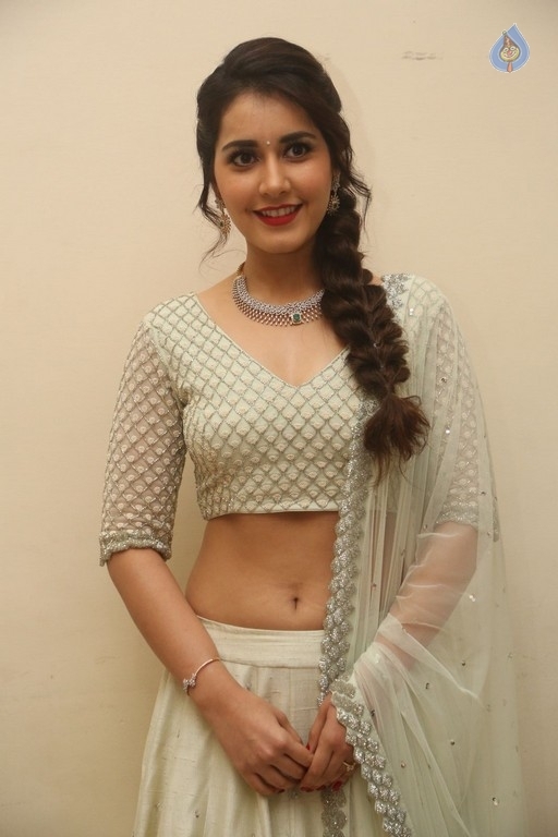 Raashi Khanna Pics - 28 / 29 photos