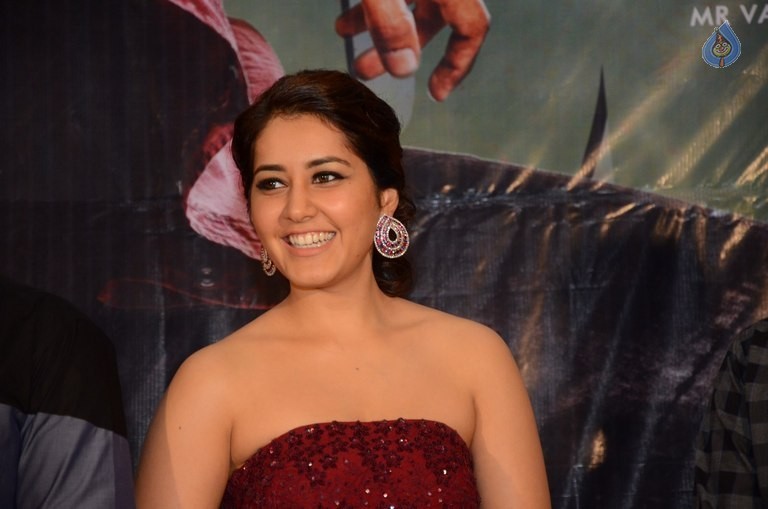 Raashi Khanna Pics - 7 / 40 photos