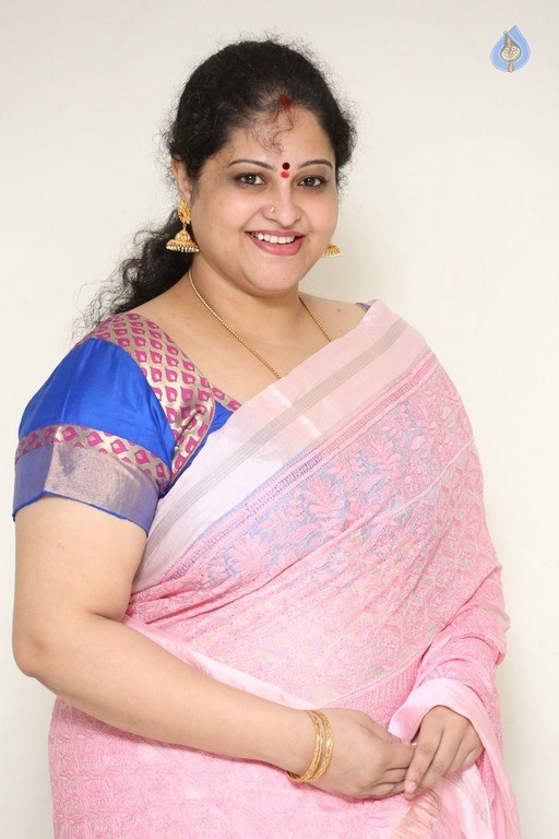 Raasi Latest Gallery - 2 / 34 photos