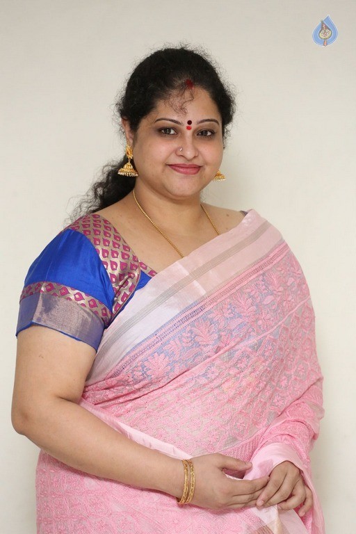 Raasi Latest Gallery - 7 / 34 photos