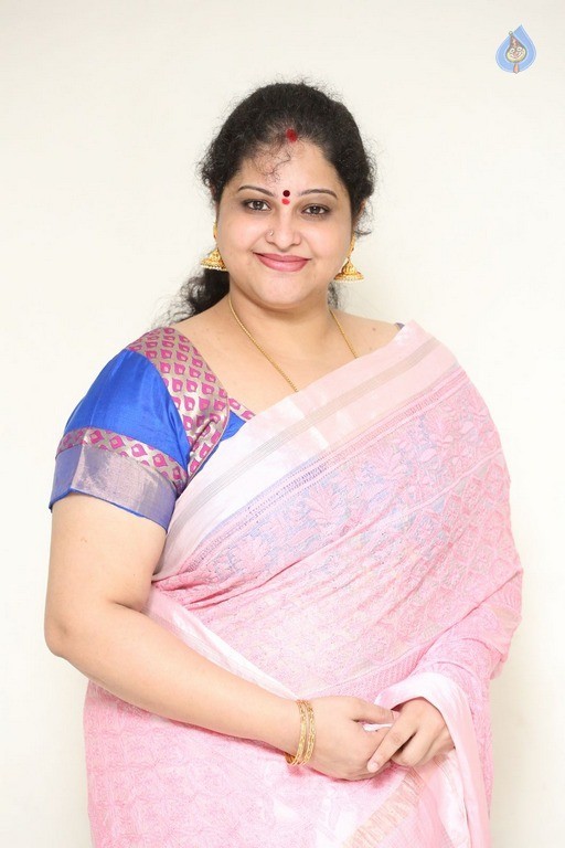 Raasi Latest Gallery - 12 / 34 photos