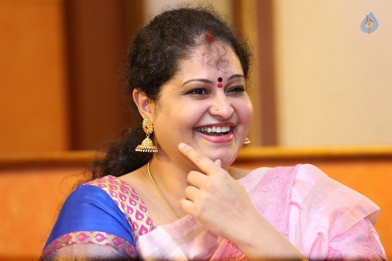 Raasi Latest Gallery - 22 / 34 photos