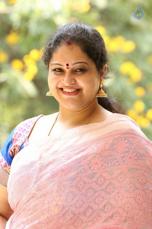 Raasi Latest Gallery - 29 / 34 photos