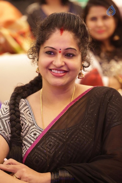 Raasi New Images - 6 / 21 photos