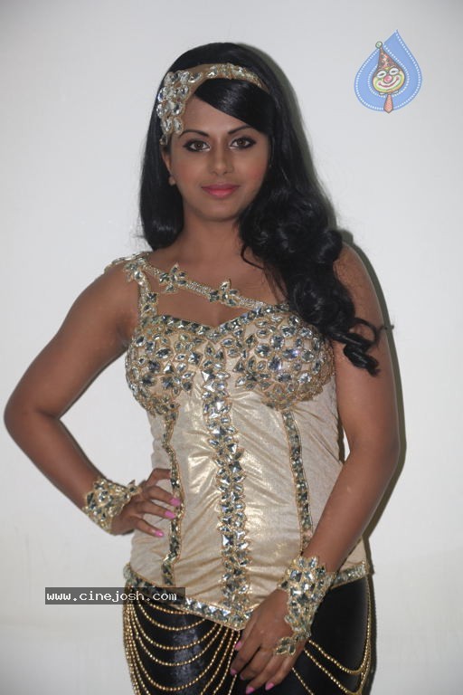 Rachana Maurya New Stills - 18 / 66 photos