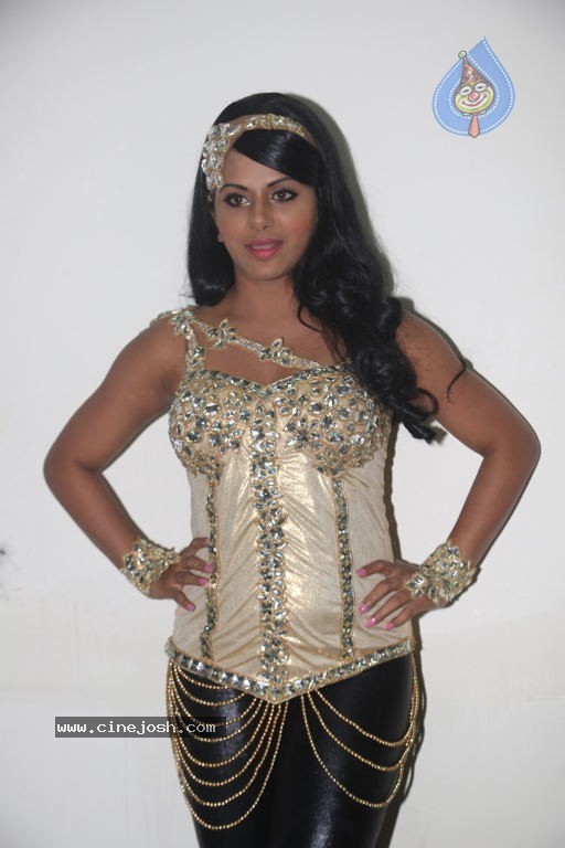 Rachana Maurya New Stills - 19 / 66 photos