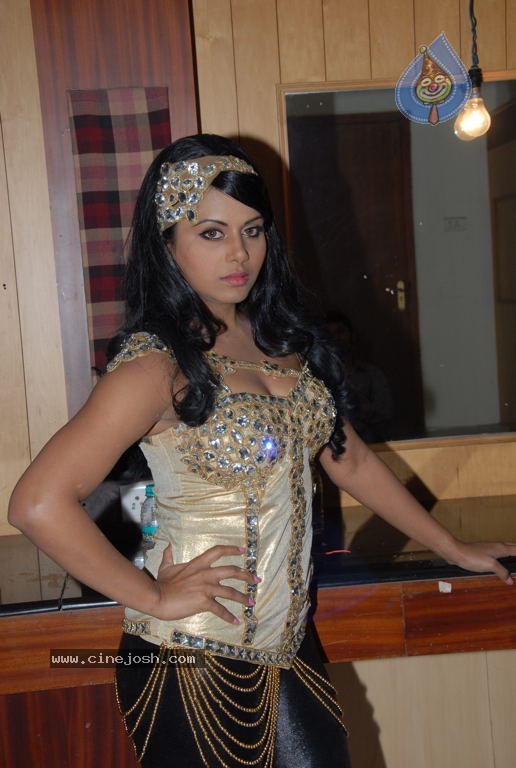 Rachana Maurya New Stills - 25 / 66 photos