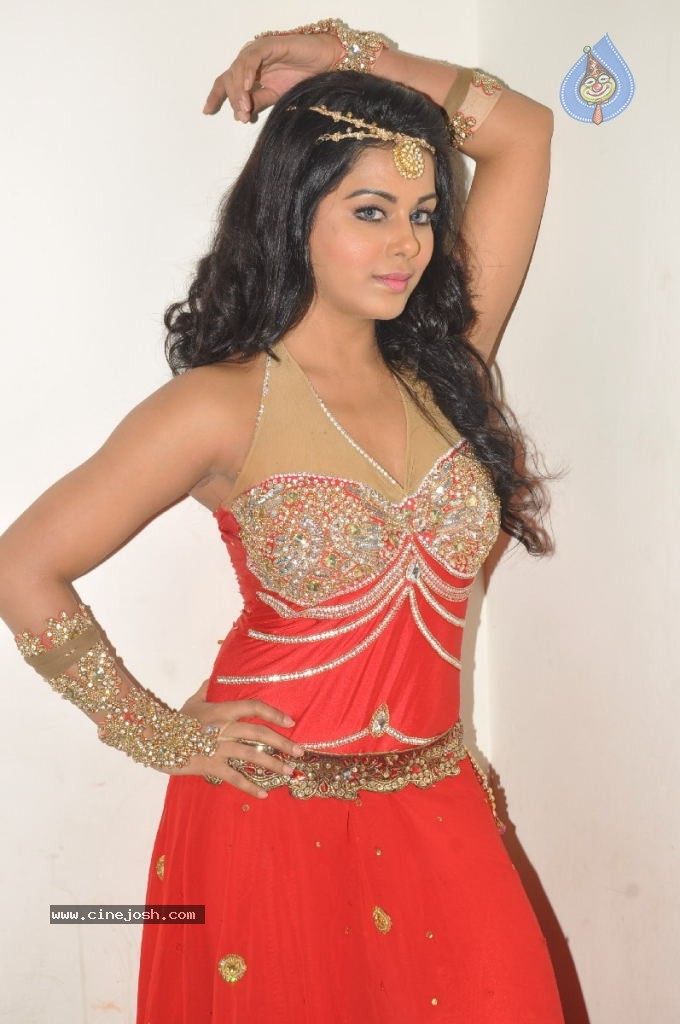 Rachana Mourya Hot Stills - 33 / 80 photos