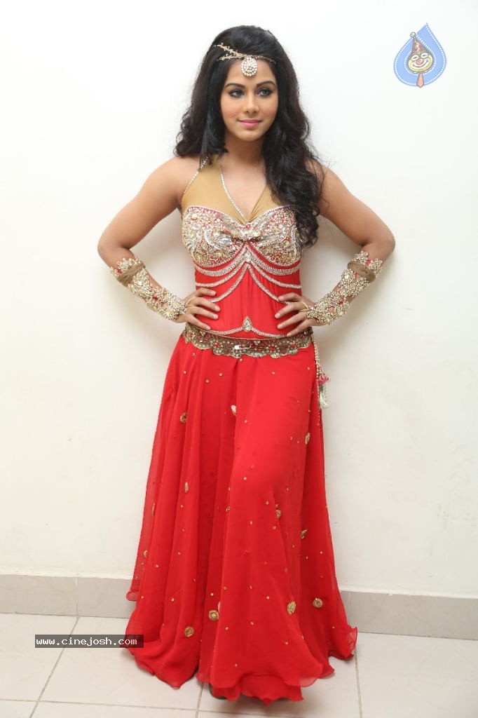 Rachana Mourya Hot Stills - 52 / 80 photos