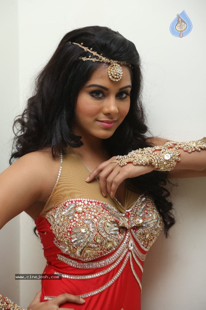 Rachana Mourya Hot Stills - 72 / 80 photos