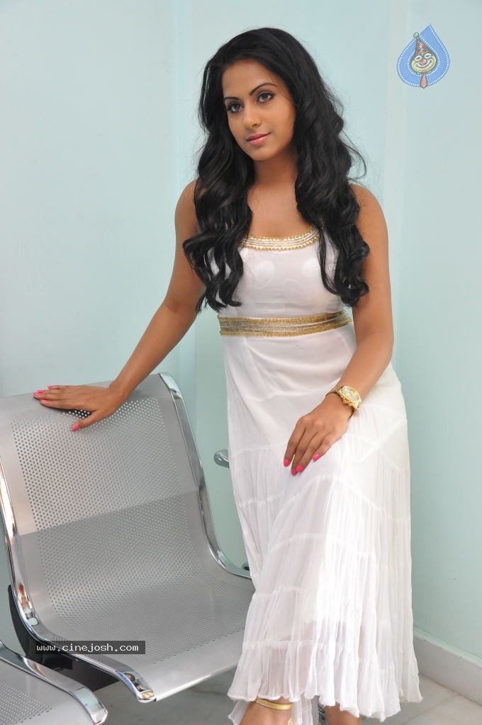 Rachana Mourya Hot Stills - 10 / 72 photos