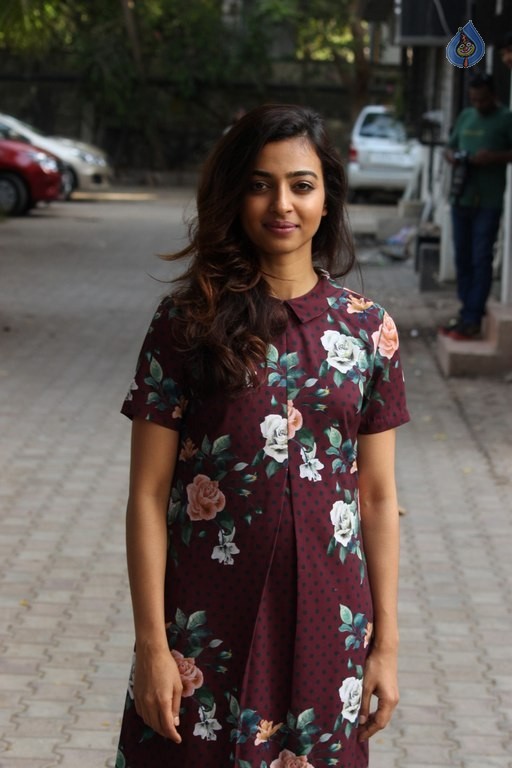 Radhika Apte New Photos - 4 / 24 photos