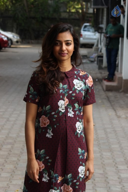 Radhika Apte New Photos - 18 / 24 photos