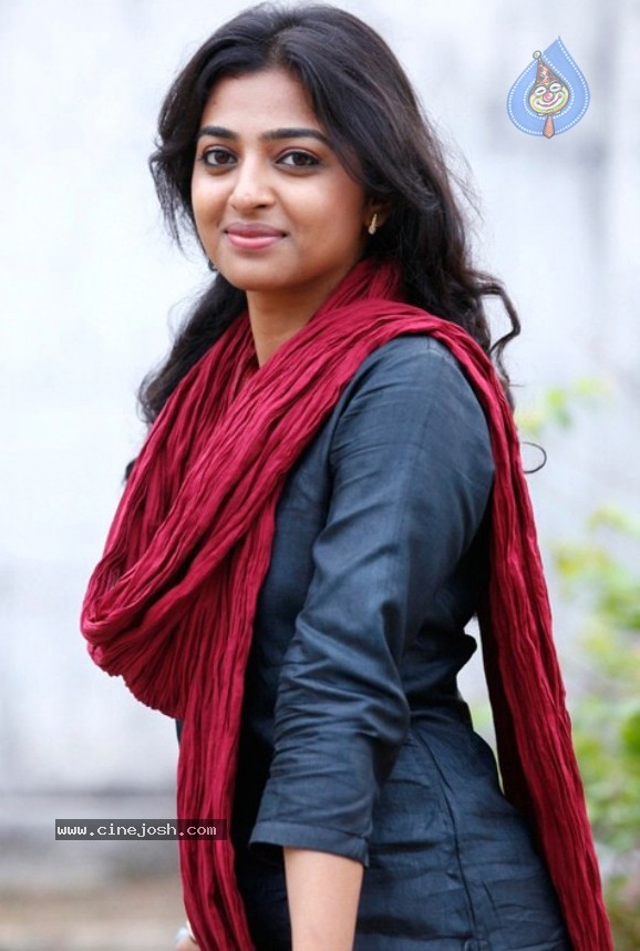 Radhika Latest Stills - 11 / 12 photos