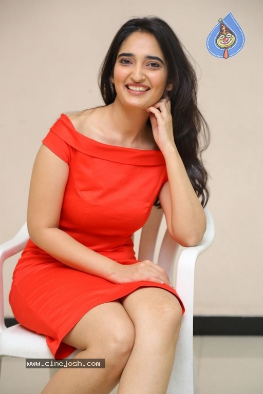 Radhika Mehrotra Images - 5 / 16 photos