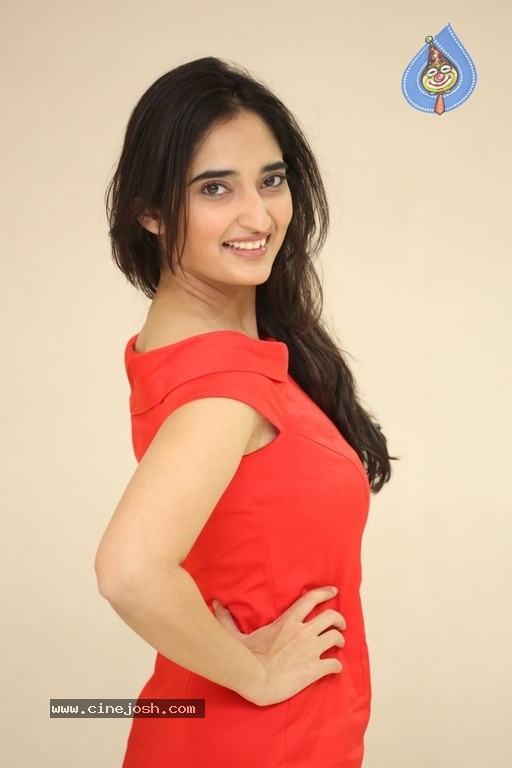 Radhika Mehrotra Images - 7 / 16 photos