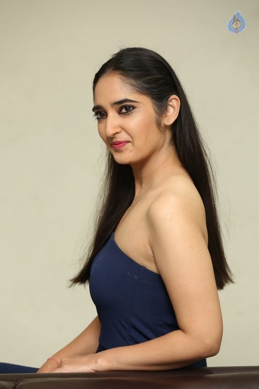 Radhika New Photos - 4 / 28 photos