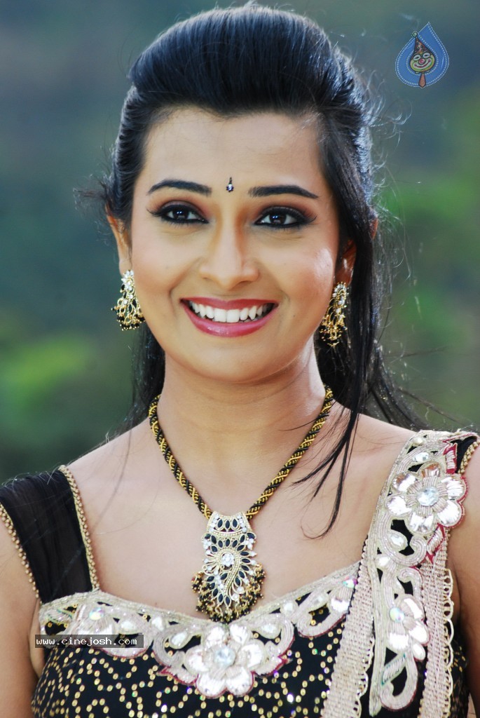 Radhika Pandit Hot Stills - 90 / 109 photos