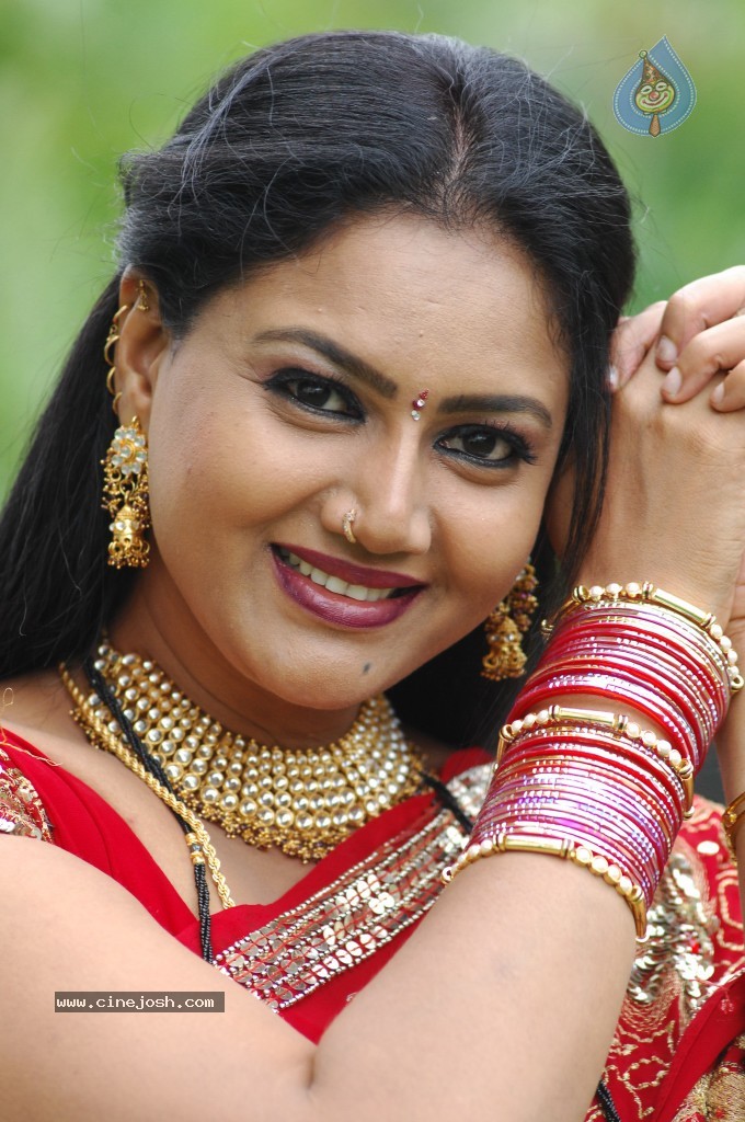 Raksha Stills - 40 / 65 photos