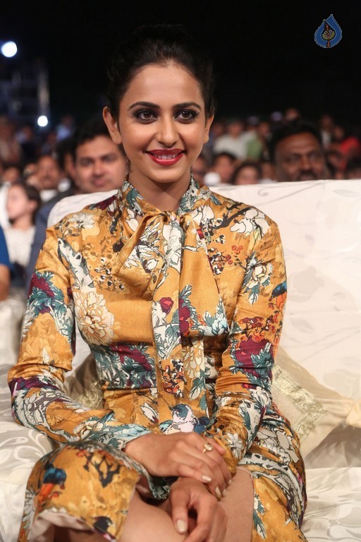 Rakul Preet at Dhruva Pre Release Function  - 38 / 38 photos