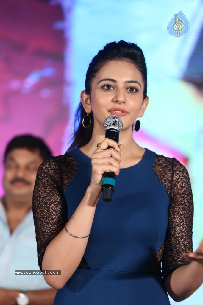 Rakul Preet Singh at Pyar Mein Padipoyane Audio Launch - 27 / 53 photos