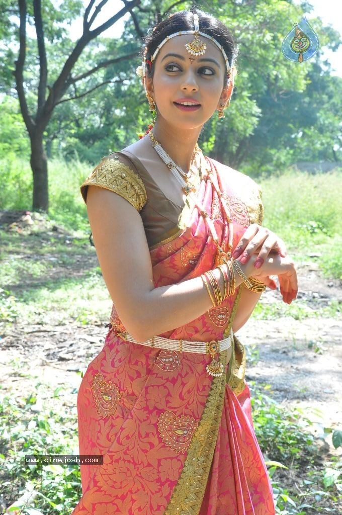 Rakul Preet Singh Cute Stills - 15 / 84 photos