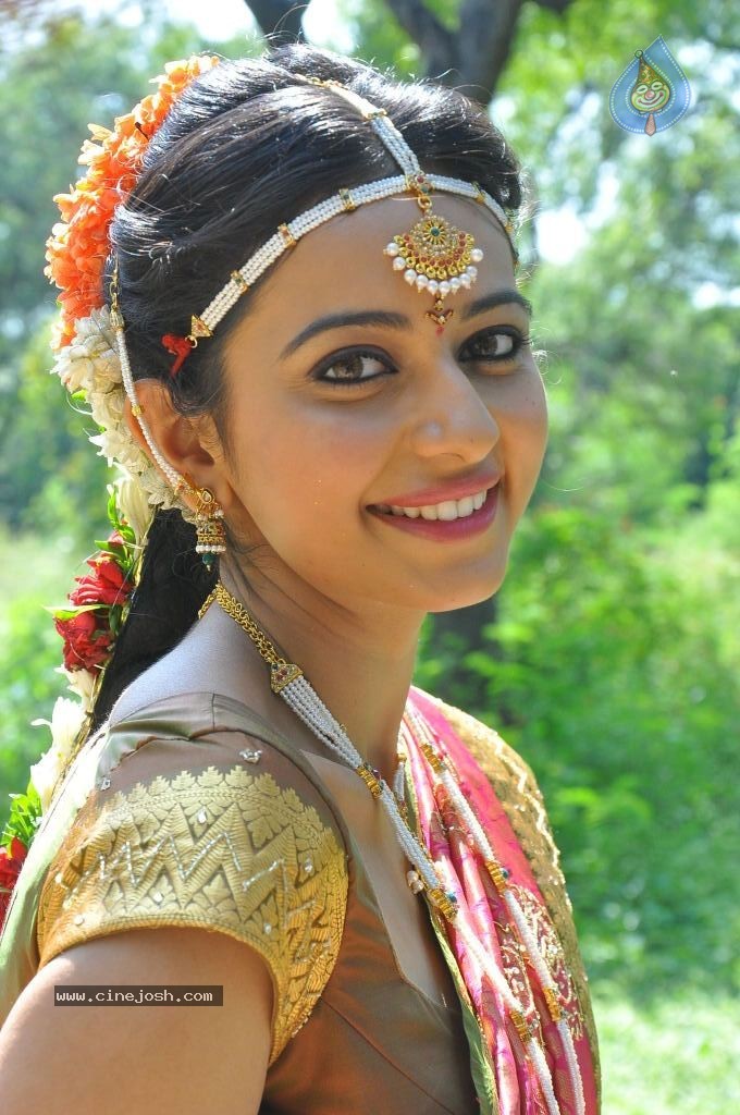 Rakul Preet Singh Cute Stills - 21 / 84 photos