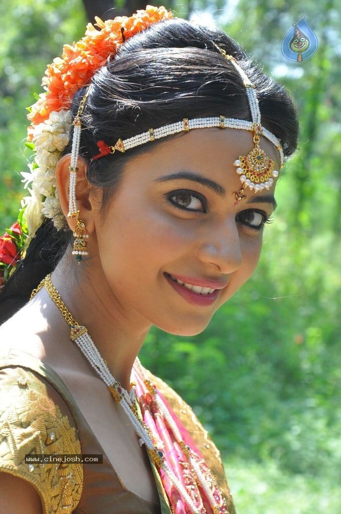 Rakul Preet Singh Cute Stills - 26 / 84 photos