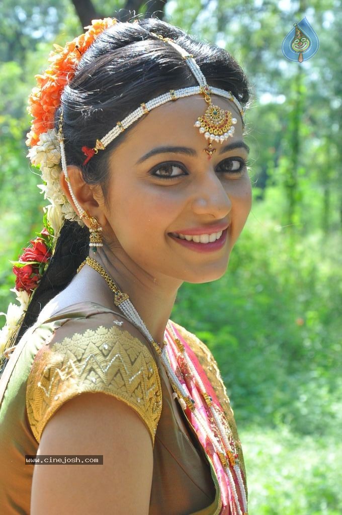 Rakul Preet Singh Cute Stills - 47 / 84 photos