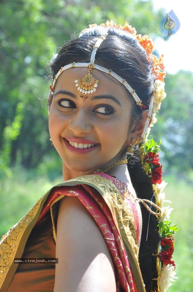 Rakul Preet Singh Cute Stills - 77 / 84 photos