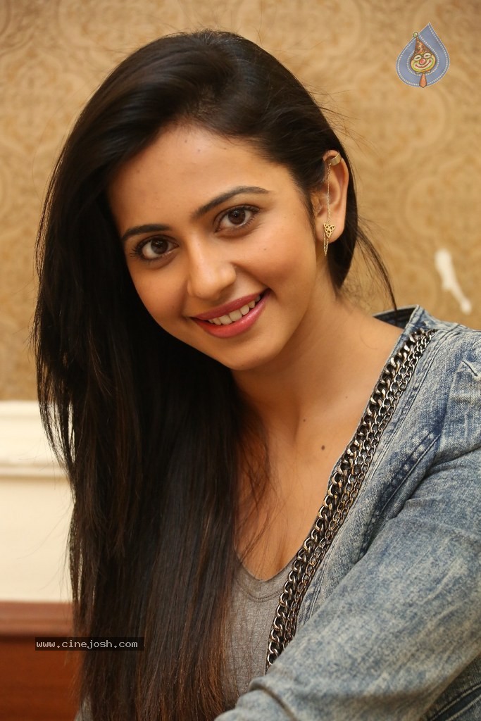 Rakul Preet Singh Latest Stills - 13 / 126 photos