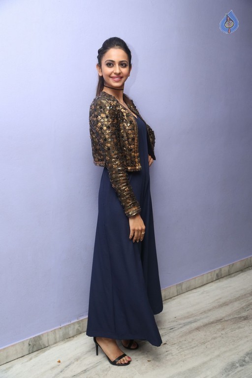 Rakul Preet Singh New Gallery - 28 / 48 photos